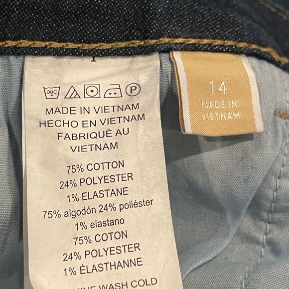 Micheal Kors Selma Bootcut Dark Blue Denim Jeans
Color: Indigo Size: 14 - Picture 9 of 11
